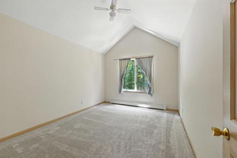 33 Hillview Lane Lewiston ME 04240