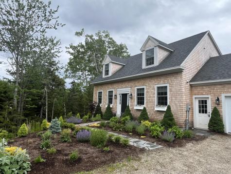 52 Boulder Cove Way Lamoine ME 04605