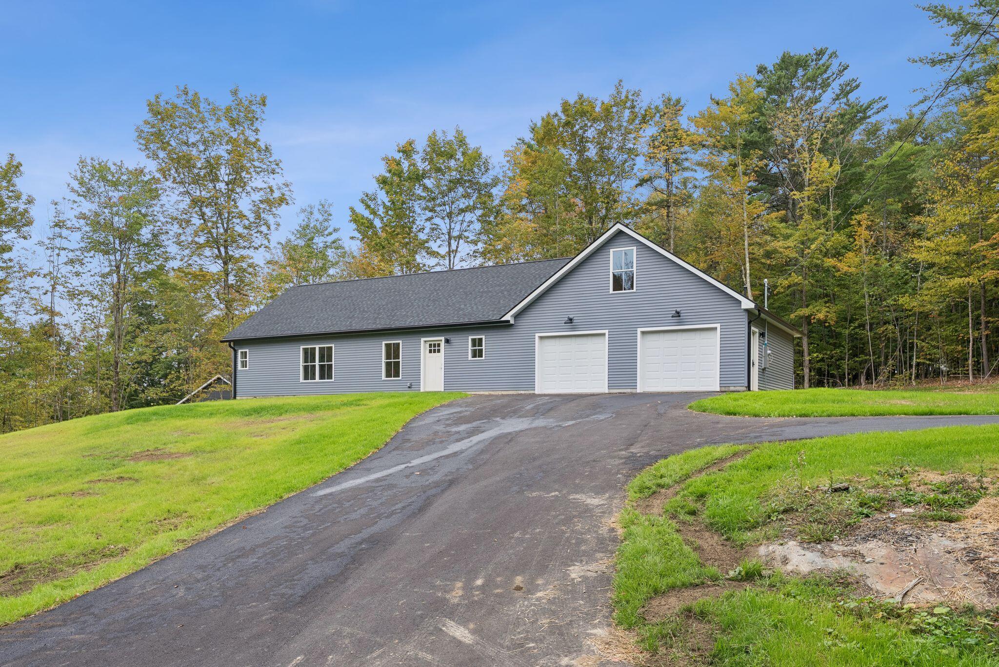 3 Lindsay Way Sidney ME 04330