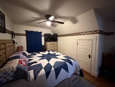 21 Bowdoin Street Houlton ME 04730