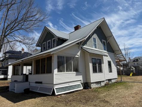 21 Bowdoin Street Houlton ME 04730