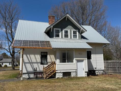 21 Bowdoin Street Houlton ME 04730