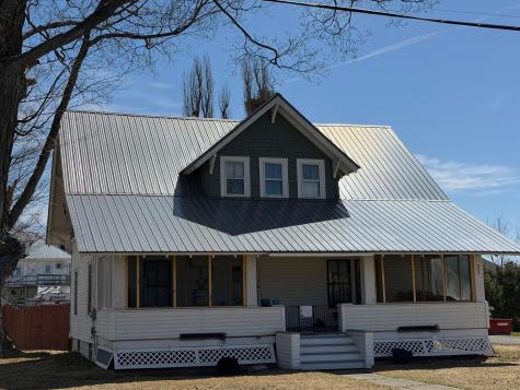 21 Bowdoin Street Houlton ME 04730