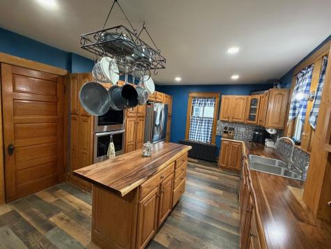 21 Bowdoin Street Houlton ME 04730