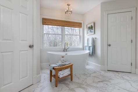 8 Mayflower Road Falmouth ME 04105