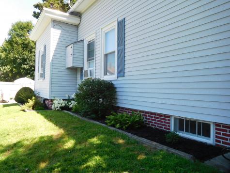 9 Hutchinson Street Lewiston ME 04240