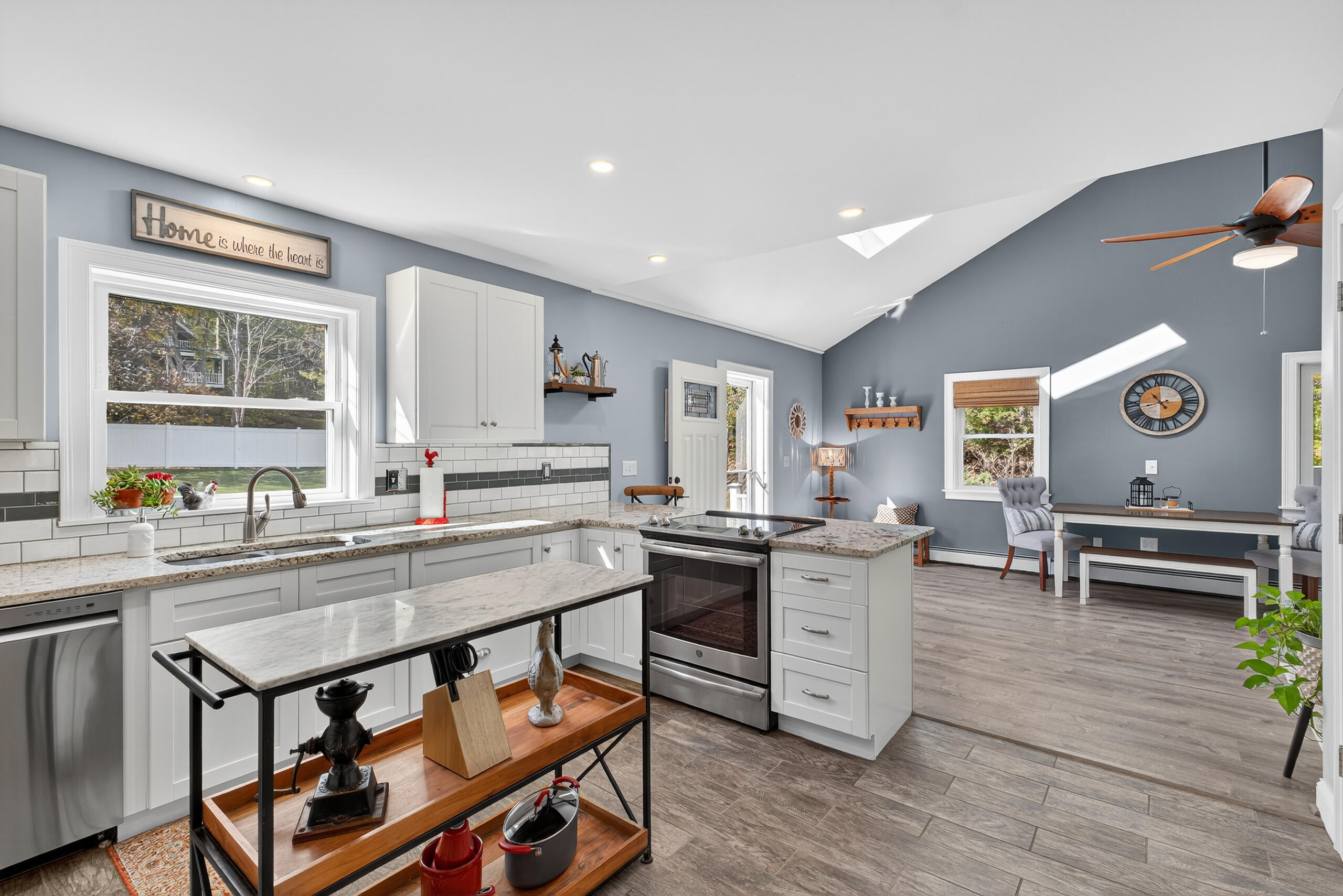 71 Mountain Road York ME 03902