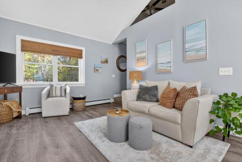 71 Mountain Road York ME 03902