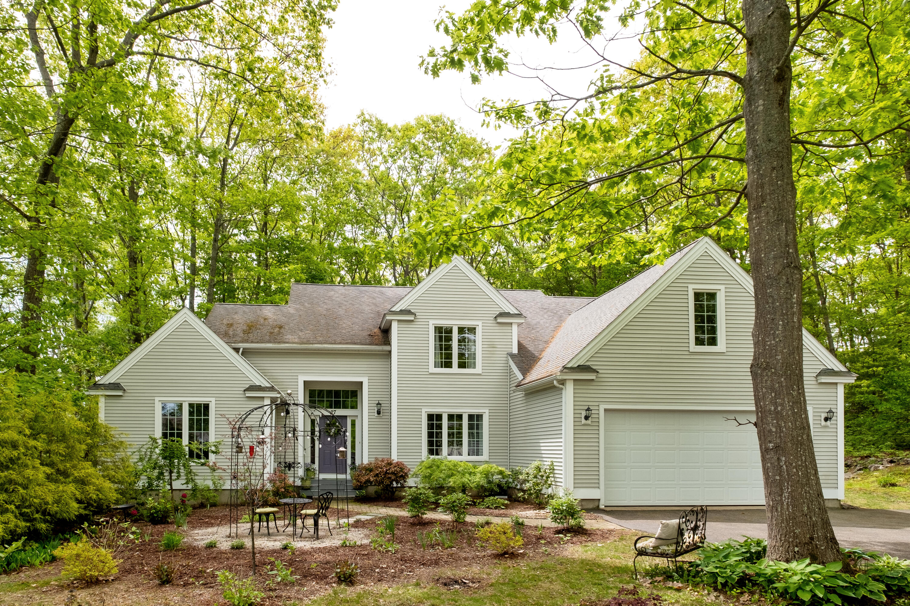27 Debra Lane Kittery ME 03904
