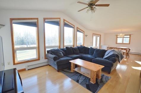 21 Mccarty Road Glenburn ME 04401