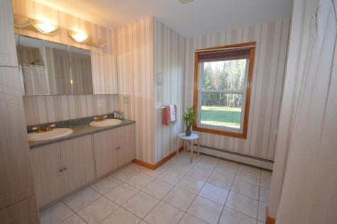 21 Mccarty Road Glenburn ME 04401