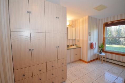 21 Mccarty Road Glenburn ME 04401