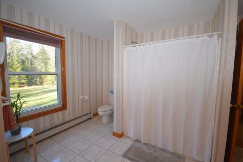 21 Mccarty Road Glenburn ME 04401
