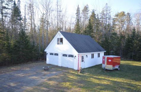 21 Mccarty Road Glenburn ME 04401