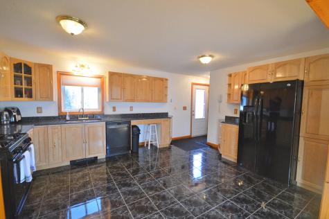 21 Mccarty Road Glenburn ME 04401