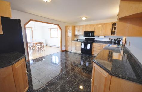 21 Mccarty Road Glenburn ME 04401