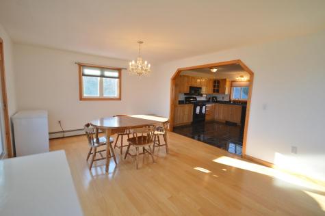 21 Mccarty Road Glenburn ME 04401
