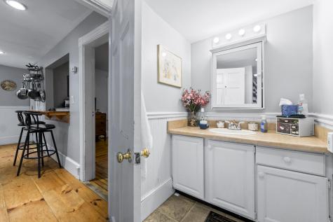 68 Newbury Street Auburn ME 04210