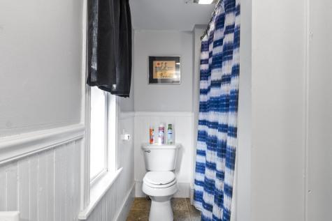 68 Newbury Street Auburn ME 04210