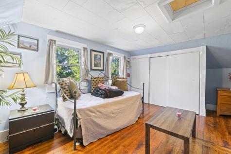 68 Newbury Street Auburn ME 04210
