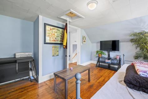 68 Newbury Street Auburn ME 04210
