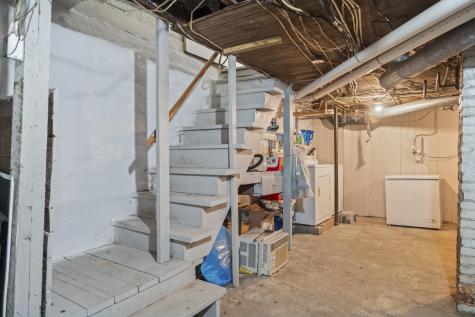 68 Newbury Street Auburn ME 04210