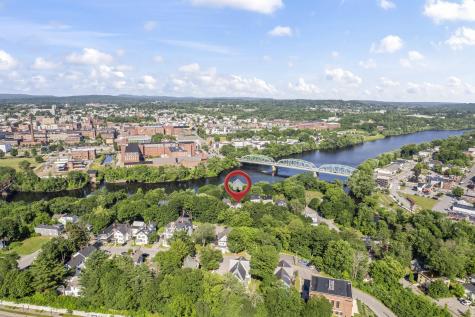 68 Newbury Street Auburn ME 04210