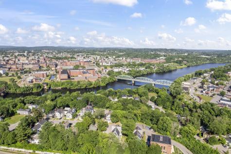 68 Newbury Street Auburn ME 04210