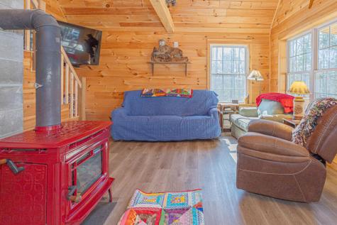 934 New Vineyard Road Farmington ME 04938