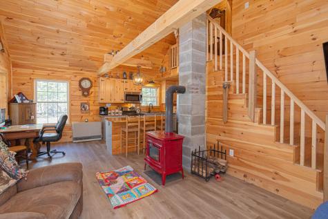 934 New Vineyard Road Farmington ME 04938