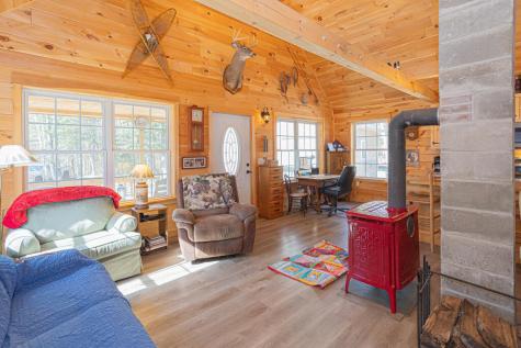 934 New Vineyard Road Farmington ME 04938