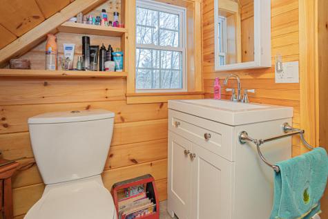 934 New Vineyard Road Farmington ME 04938