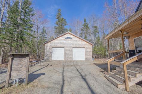 934 New Vineyard Road Farmington ME 04938