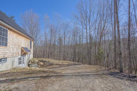 934 New Vineyard Road Farmington ME 04938