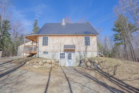 934 New Vineyard Road Farmington ME 04938