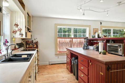 27 Mountain View Road Leeds ME 04263