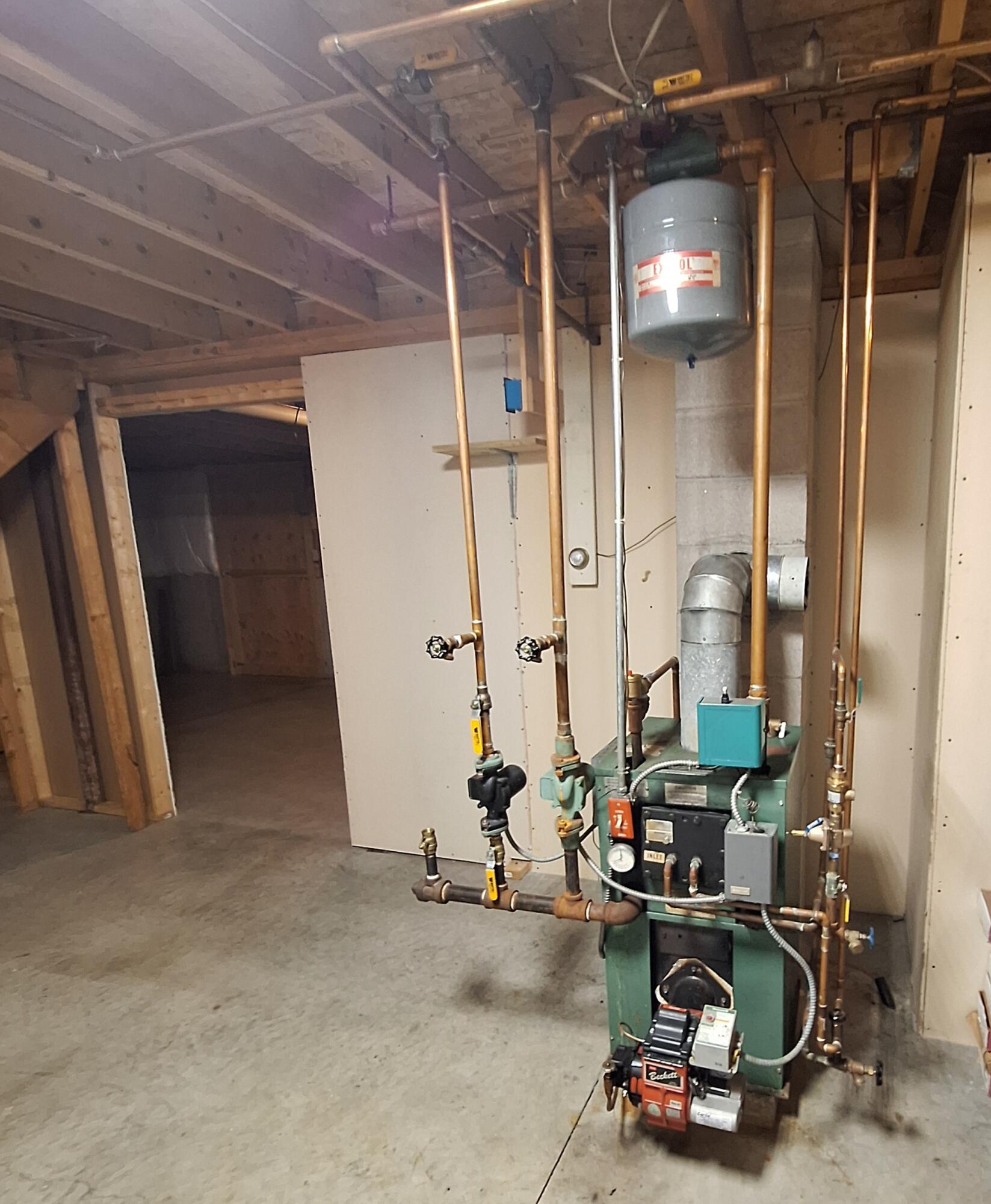 261 High Street Paris ME 04281