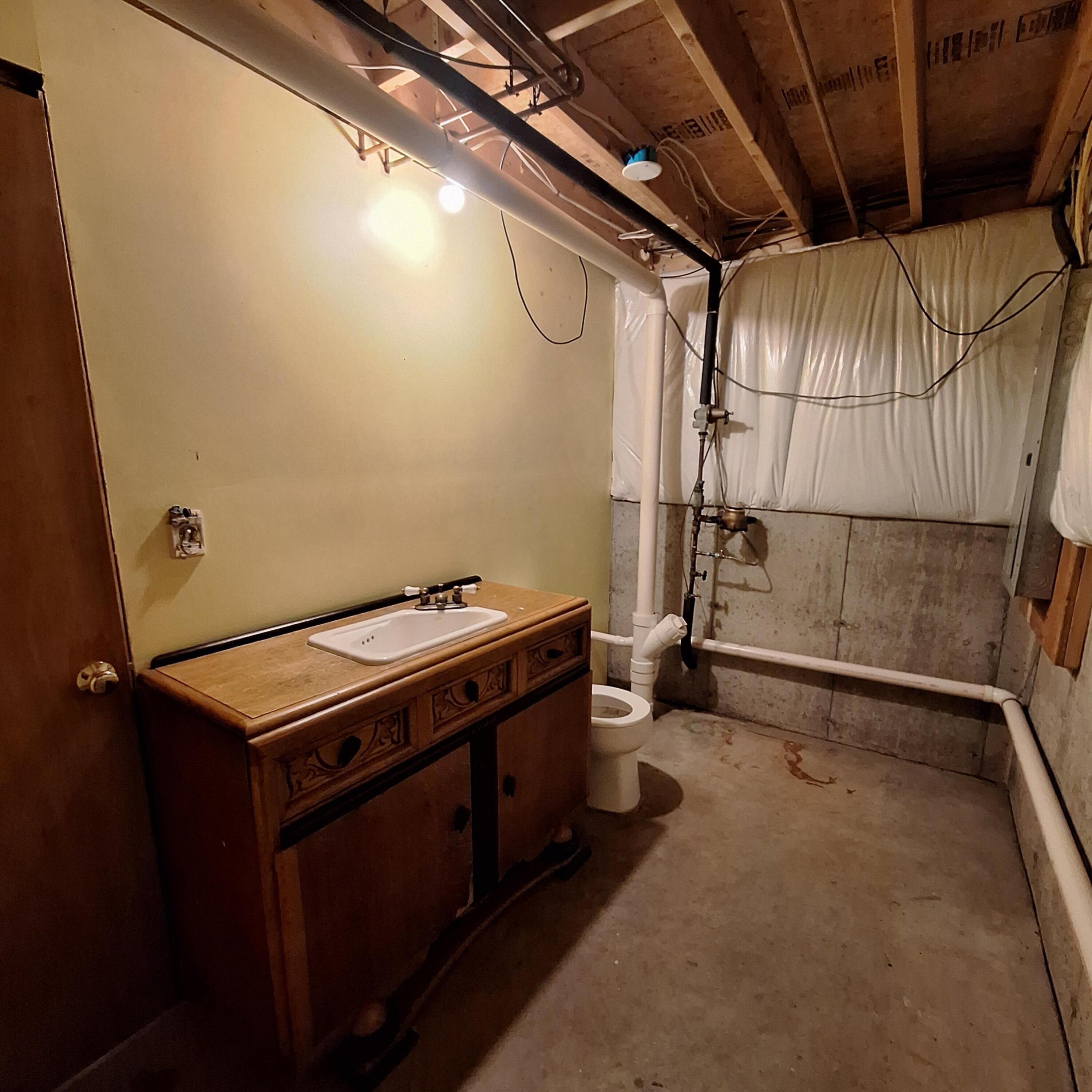 261 High Street Paris ME 04281