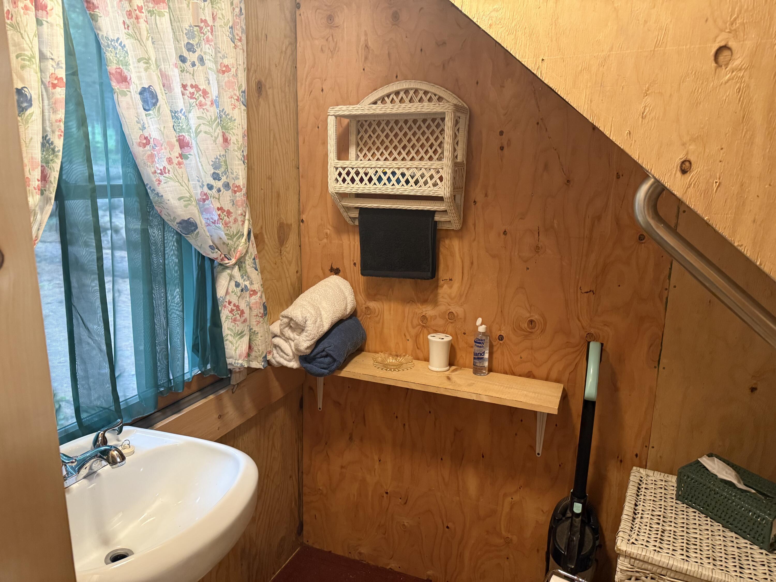 325 Calderwood Road Washington ME 04574