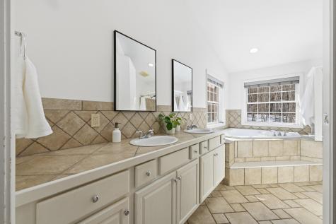 31 Harley Lane Bowdoin ME 04287