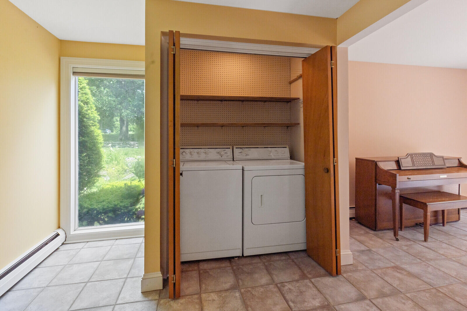 24 High Street Hallowell ME 04347