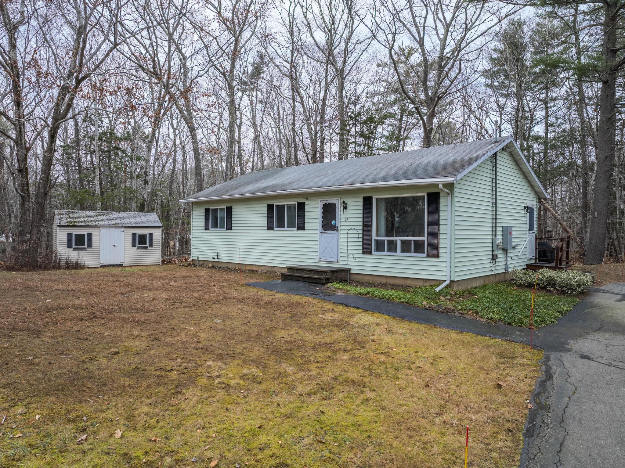 17 Dean Road York ME 03909