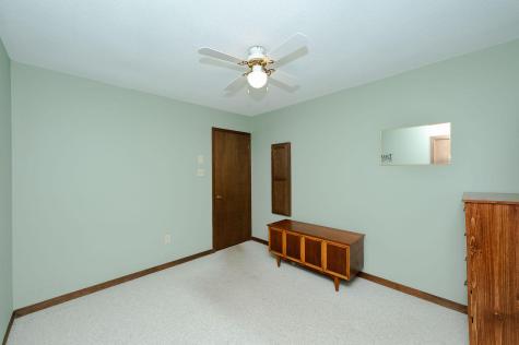 17 Dean Road York ME 03909