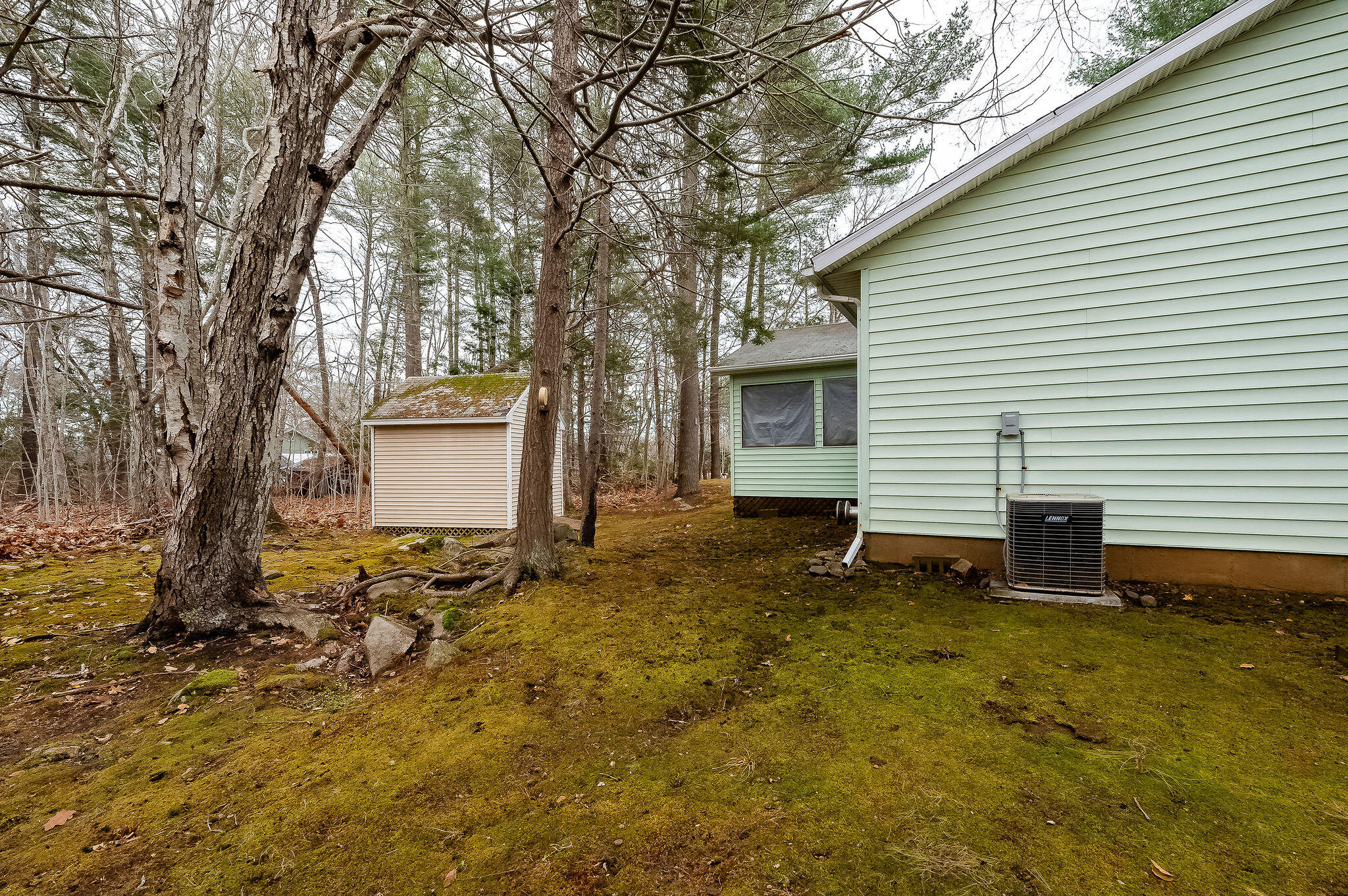 17 Dean Road York ME 03909