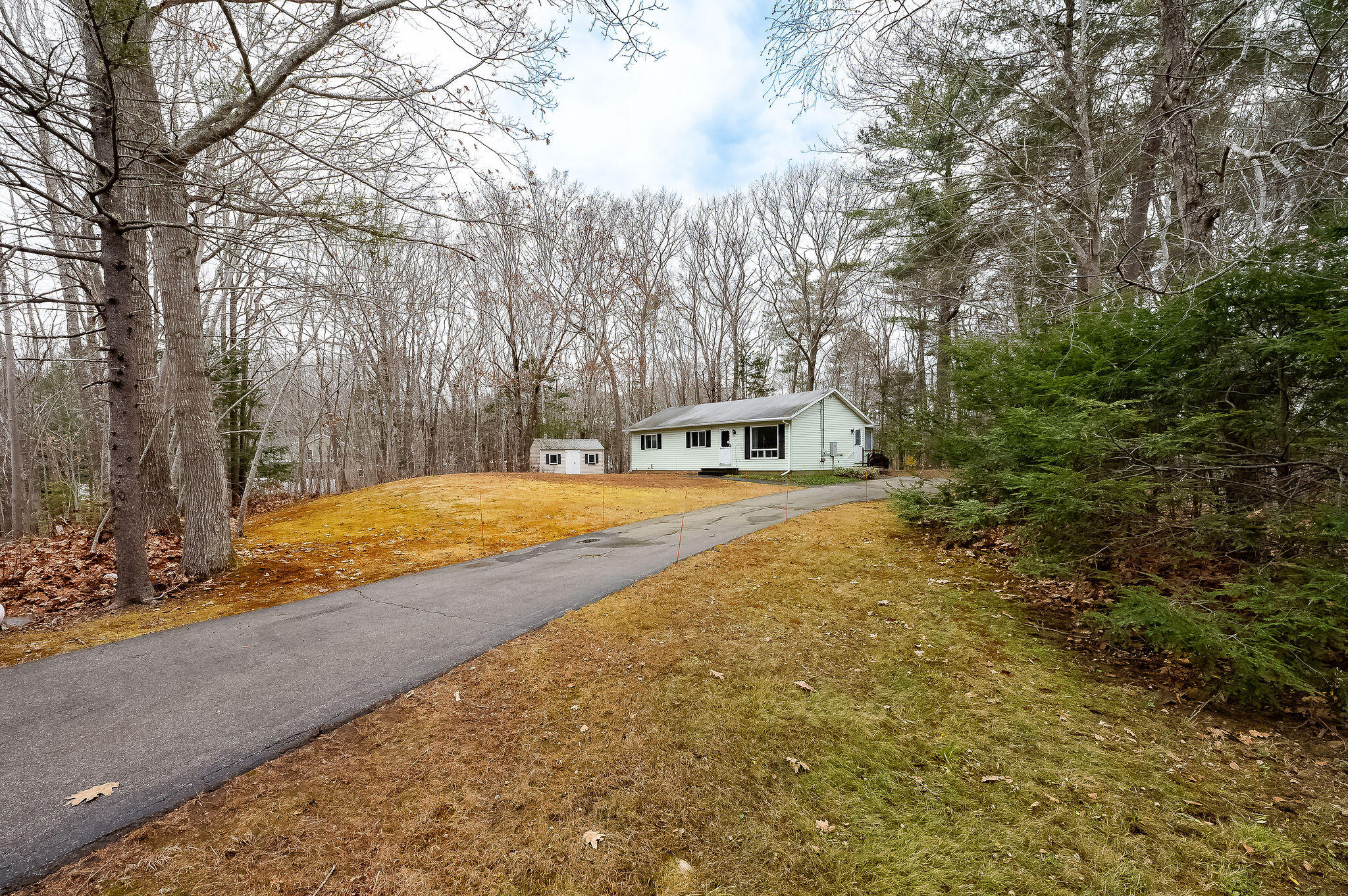 17 Dean Road York ME 03909