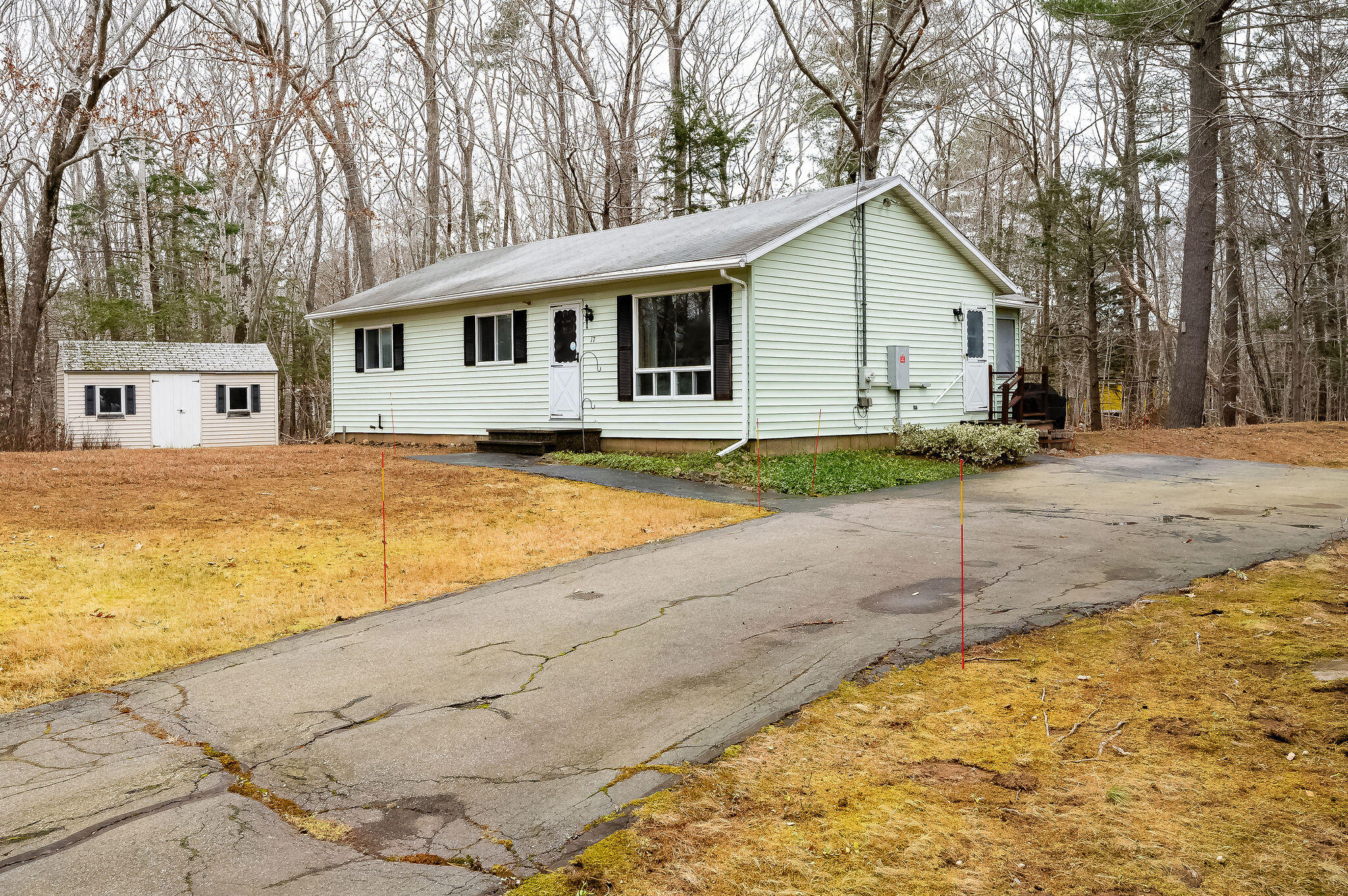 17 Dean Road York ME 03909