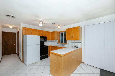 17 Dean Road York ME 03909