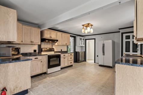 62 Warren Street Rockland ME 04841