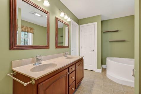 10 Wildberry Lane Saco ME 04072
