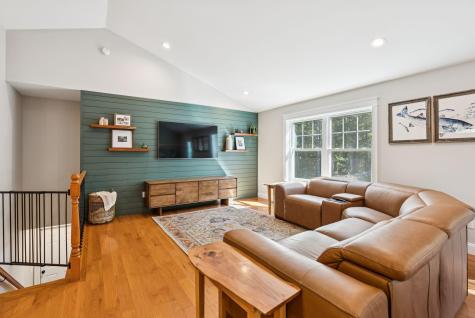 10 Arlington Court Gray ME 04039